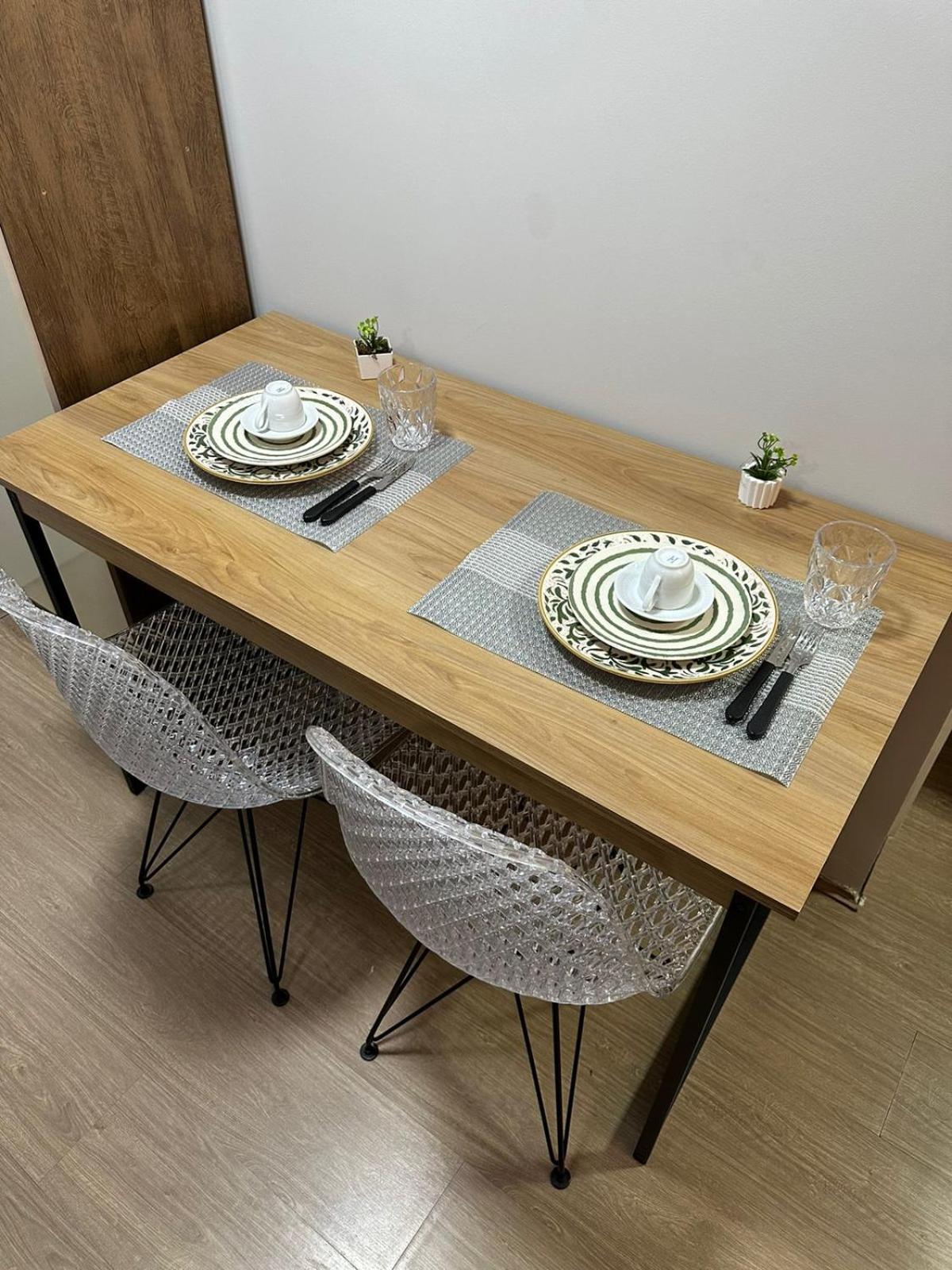 Apartamento Veneza Prox Metro Bras, Feirinha Madrugada, 25 Marco, Templo Salomao São Paulo